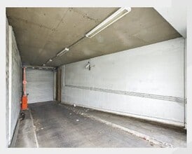 1A Elthorne Rd, London to rent Interior Photo- Image 2 of 4