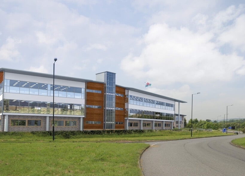 Magor, Caldicot to rent - Building Photo - Image 2 of 4