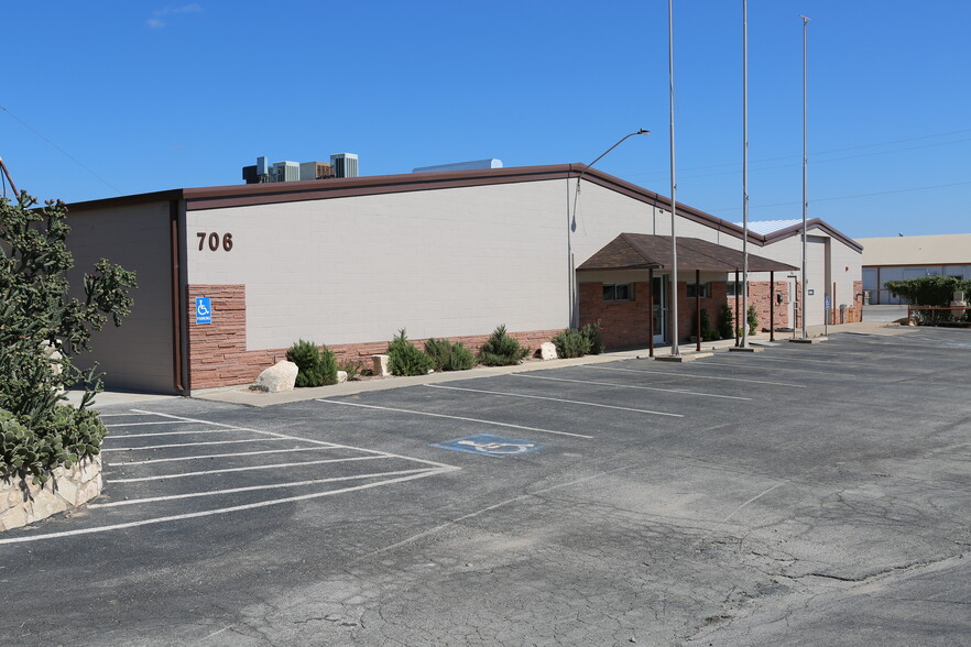 706 Knickerbocker Rd, San Angelo, TX for rent - Building Photo - Image 1 of 24