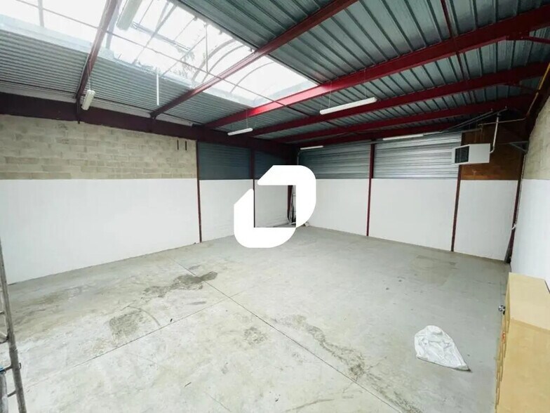 51 Allée Du Clos Des Charmes, Collégien to rent - Interior Photo - Image 2 of 10