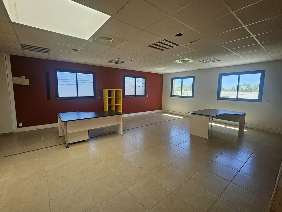 Office in Éguilles for sale Interior Photo- Image 1 of 10