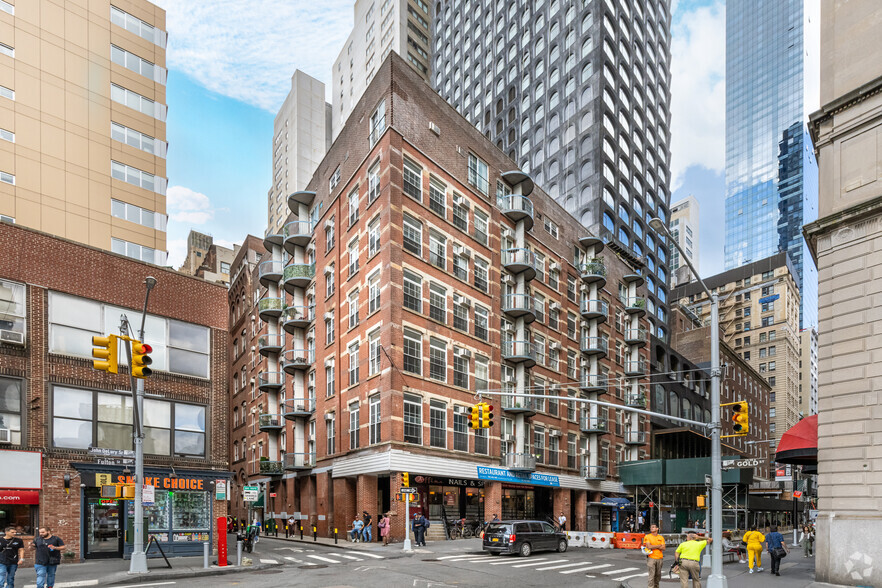 88 Fulton St, New York, NY for rent - Primary Photo - Image 1 of 4