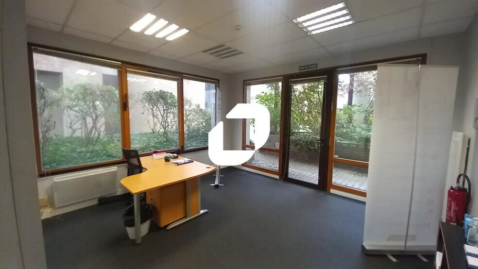 Office in Lille to rent - Interior Photo - Image 1 of 9