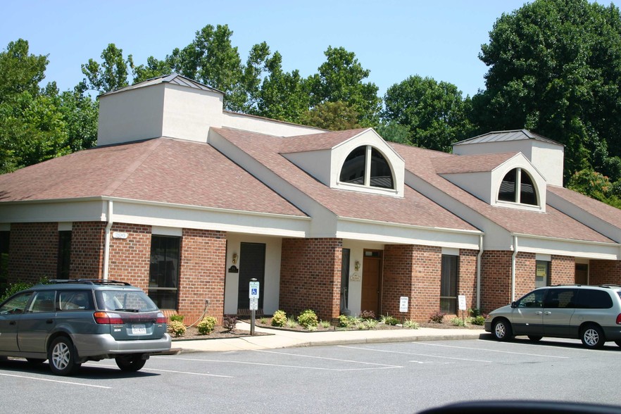 7331 Timberlake Rd, Lynchburg, VA for rent - Building Photo - Image 1 of 5