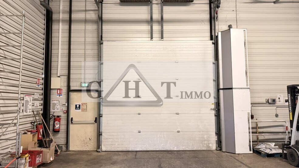 Industrial in Mareuil-lès-Meaux to rent - Building Photo - Image 2 of 16
