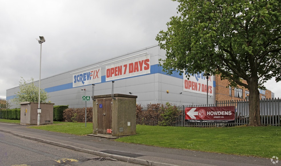Ashbourne Way, Solihull to rent - Building Photo - Image 3 of 4