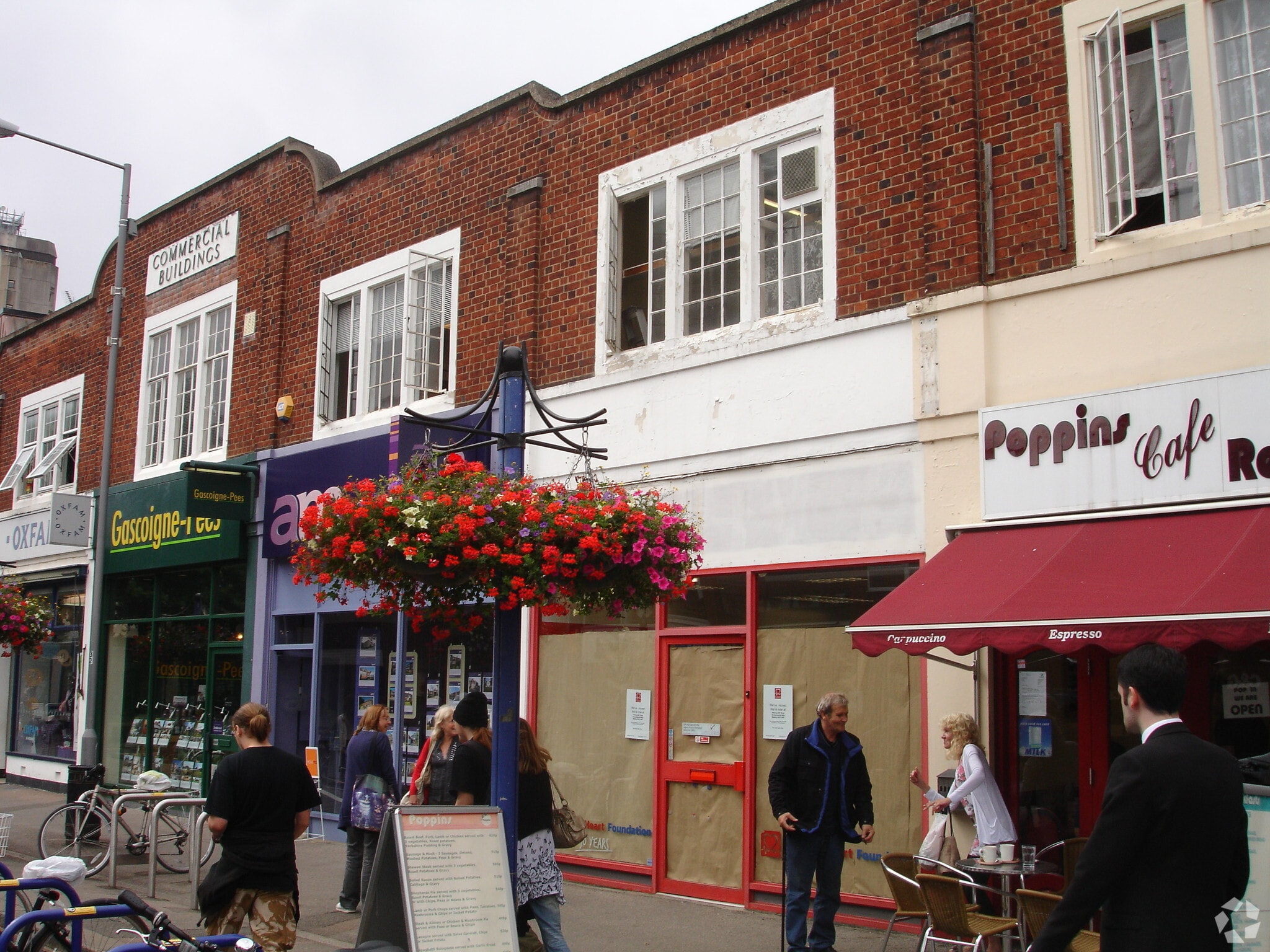 71 Commercial Way, Woking for sale Primary Photo- Image 1 of 2
