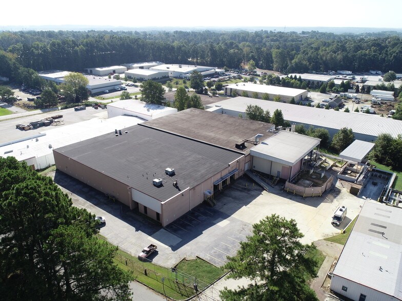 1850 S Cobb Industrial Blvd, Smyrna, GA for rent - Primary Photo - Image 1 of 10