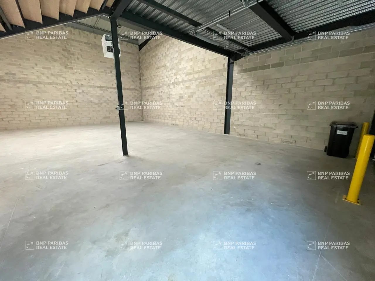Light Industrial in Bussy-Saint-Georges to rent Interior Photo- Image 1 of 22