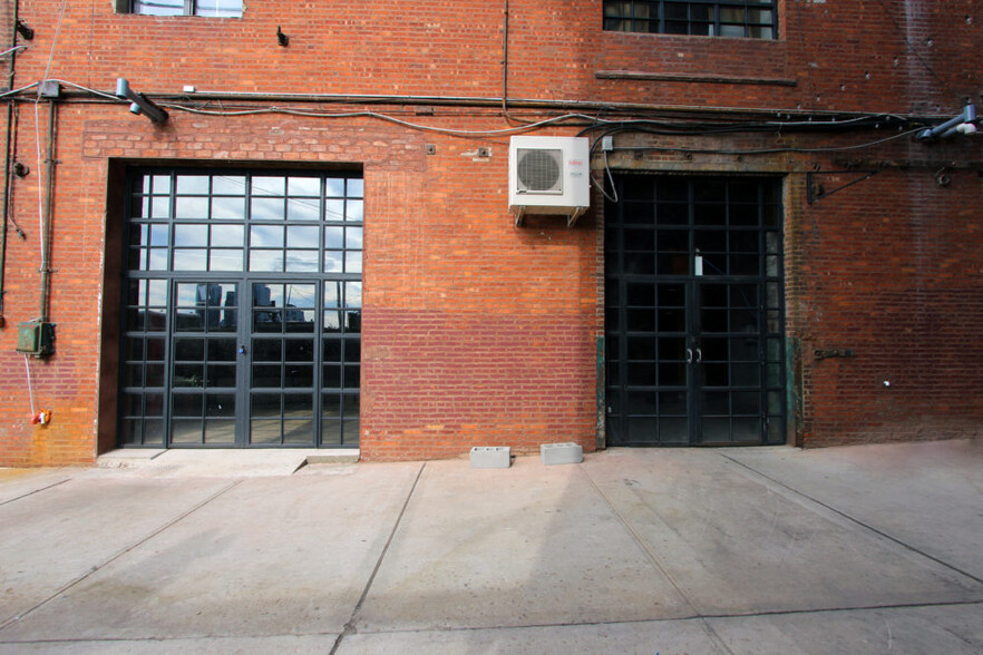 49 Noble St, Brooklyn, NY for rent - Building Photo - Image 1 of 1