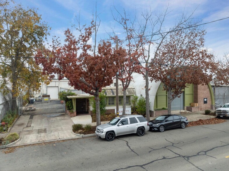 709 N Sacramento St, Lodi, CA for sale - Building Photo - Image 3 of 40