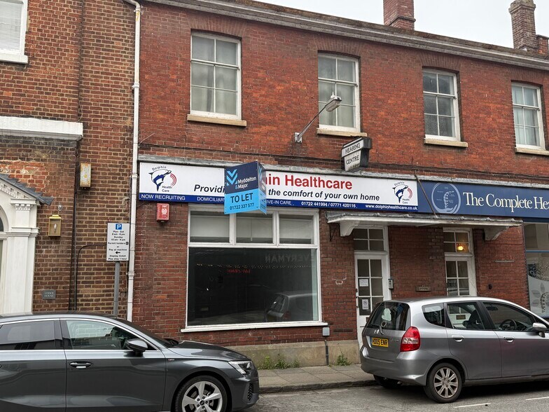 16 Endless St, Salisbury to rent - Building Photo - Image 1 of 3