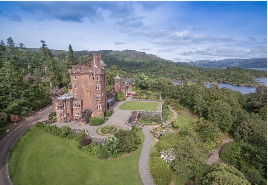 B8007 Main Rd, Acharacle for sale - Primary Photo - Image 1 of 1