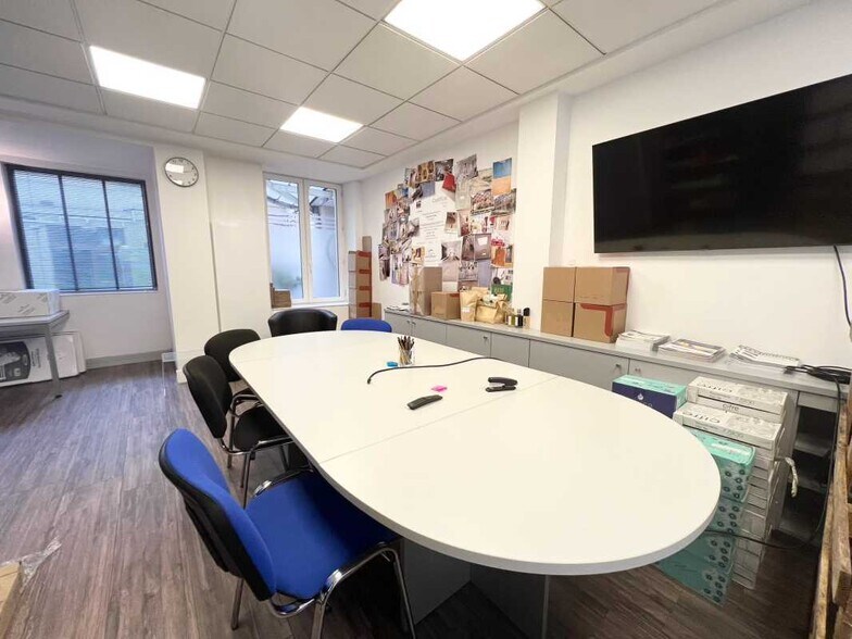 Office in Paris for sale - Interior Photo - Image 3 of 6