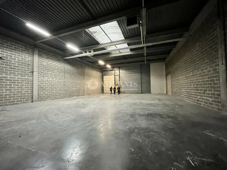 Light Industrial in Gennevilliers to rent - Interior Photo - Image 3 of 8