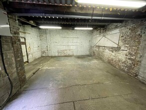 150 Normacot Rd, Stoke On Trent for rent Interior Photo- Image 2 of 6