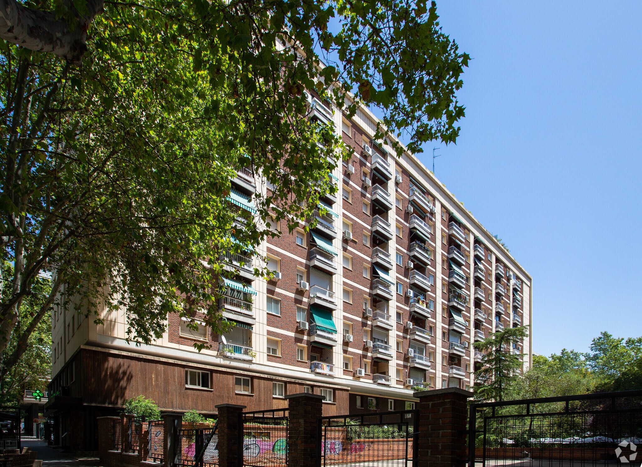 Calle del Doctor Fleming, 44, Madrid, Madrid to rent Primary Photo- Image 1 of 3