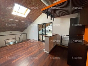 Office in Marseille to rent Interior Photo- Image 2 of 3