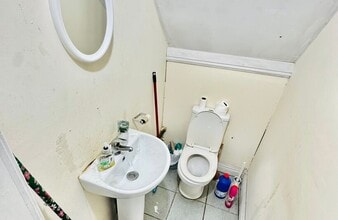 218 Wolverhampton St, Dudley to rent Interior Photo- Image 2 of 5