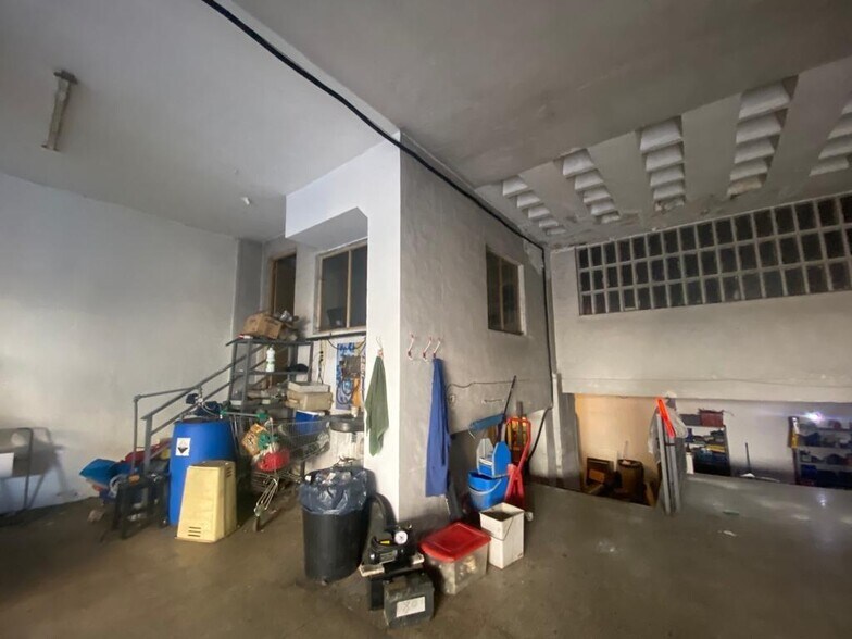 Retail in Cáceres, Cáceres for sale - Building Photo - Image 3 of 12