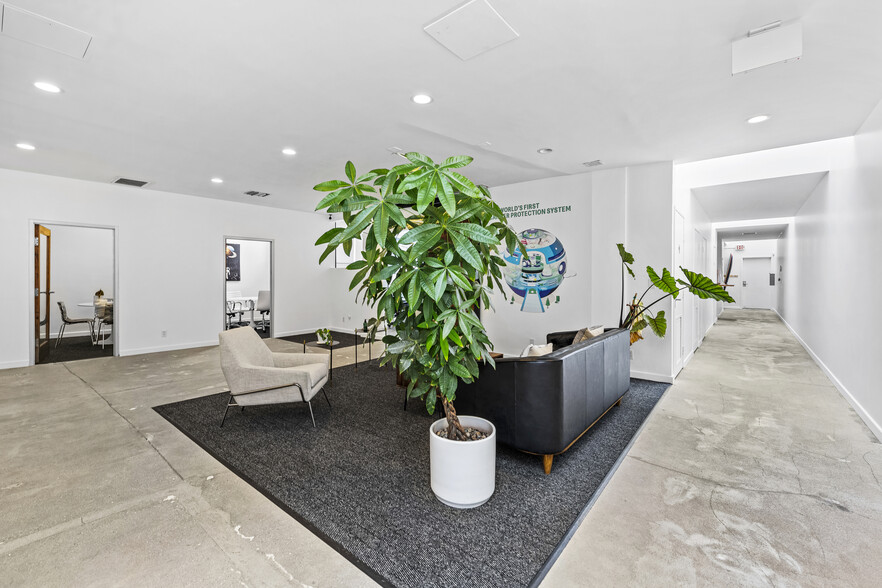 2218 Main St, Santa Monica, CA for rent - Building Photo - Image 3 of 14