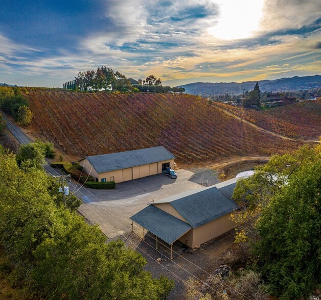 673 Limerick Ln, Healdsburg, CA for rent - Building Photo - Image 1 of 16