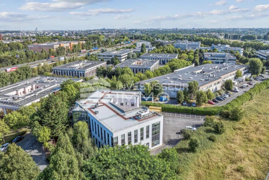 Office in Antony to rent - Aerial - Image 2 of 2