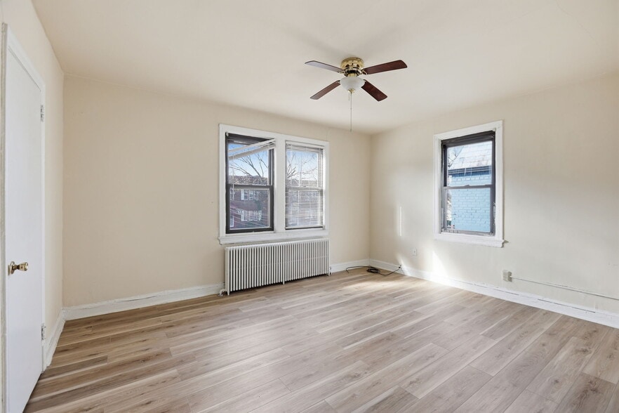 315 Decatur St NW, Washington, DC for sale - Interior Photo - Image 3 of 10