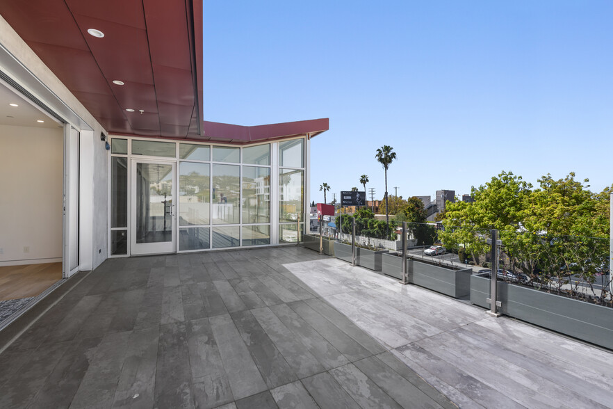 920 N Fairfax Ave, West Hollywood, CA for sale - Building Photo - Image 3 of 24