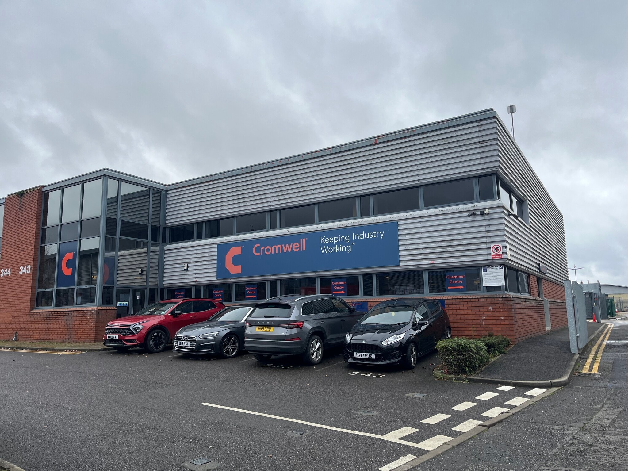 343-350 Edinburgh Ave, Slough to rent Building Photo- Image 1 of 4