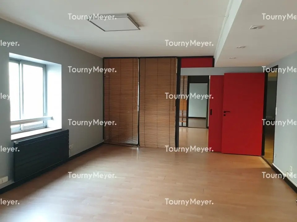 Location Bureaux 155 m² - Photo 1