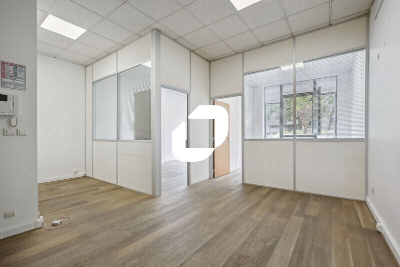Office in Neuilly-sur-Seine to rent - Interior Photo - Image 3 of 5