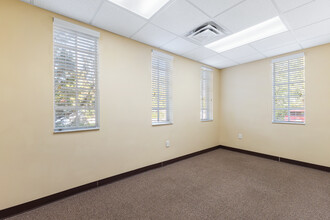 467 Lake Howell Rd, Maitland, FL for rent Building Photo- Image 1 of 12