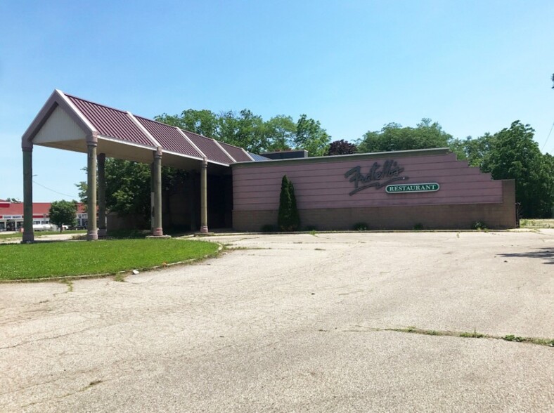 4501 Fort St, Trenton 48183 Former Fratello's Restaurant UK