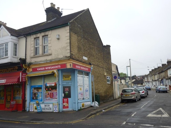 More details for 237 Canterbury St, Gillingham - Retail to Rent