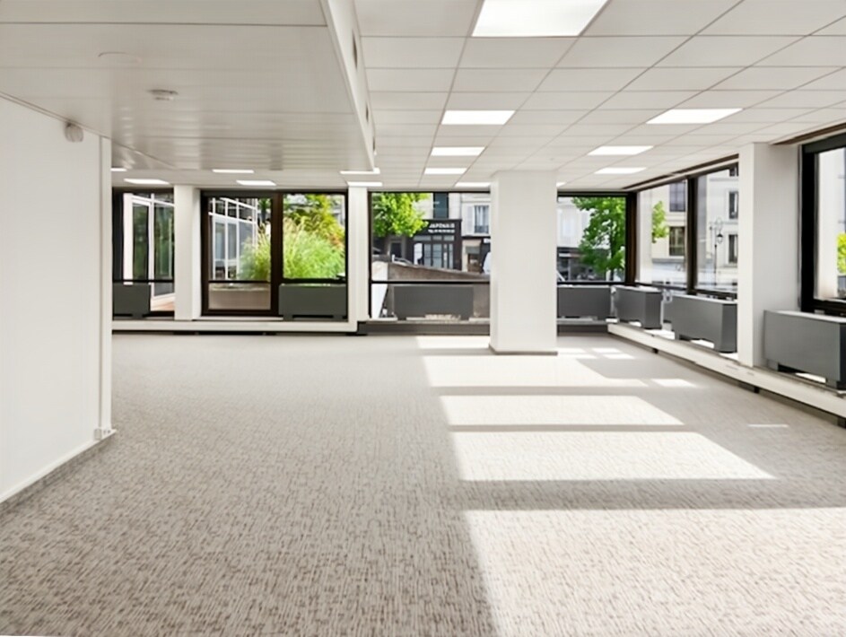Office in Saint-Cloud to rent Interior Photo- Image 1 of 6
