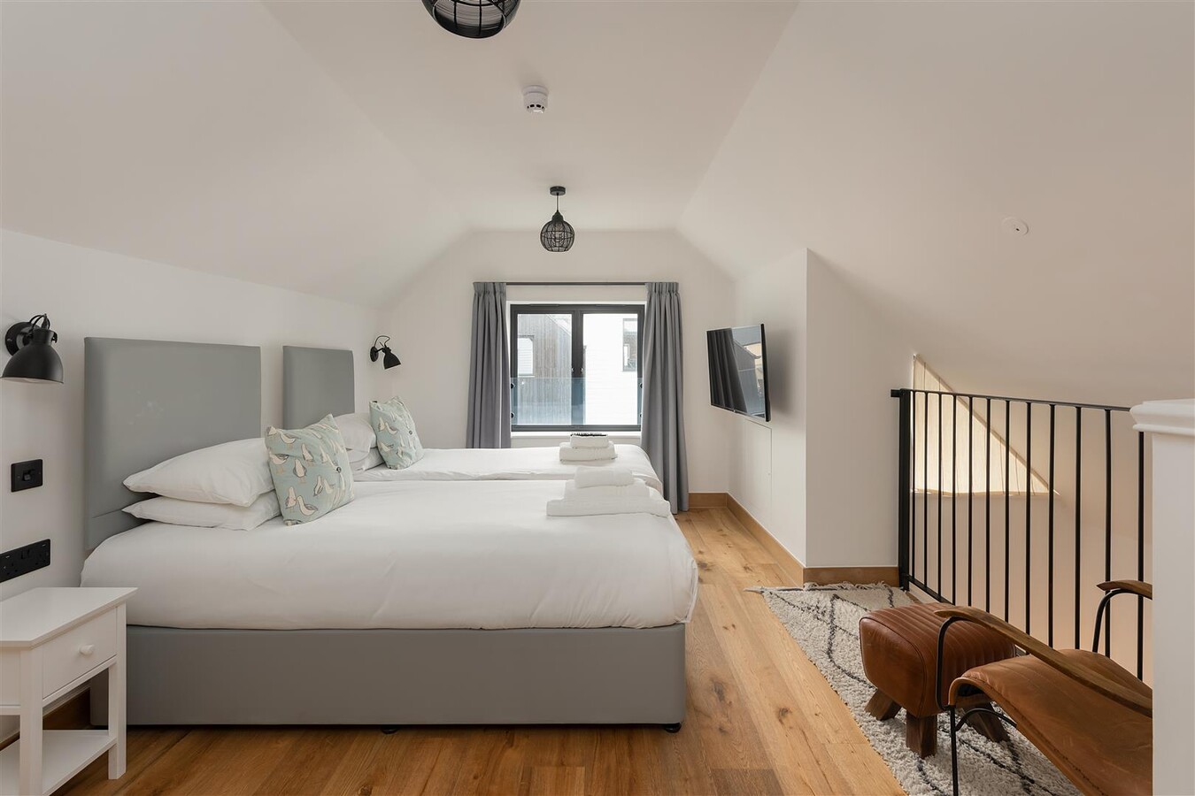 Sea St, Whitstable, KEN CT5 1AQ - Unit Jo Cottage -  - Interior Photo - Image 1 of 7