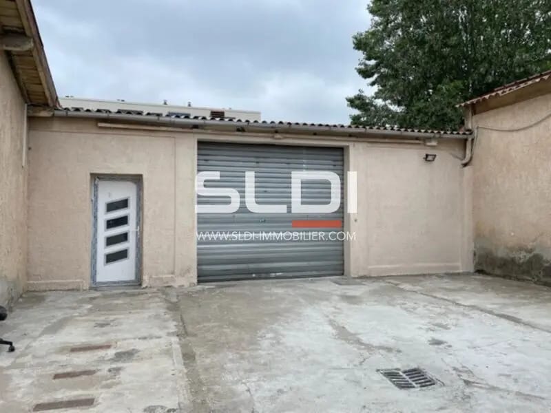 Light Industrial in Villeurbanne to rent Building Photo- Image 1 of 9