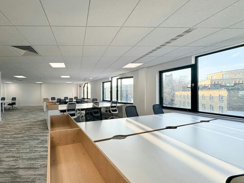 593-599 Fulham Rd, London to rent - Building Photo - Image 1 of 35