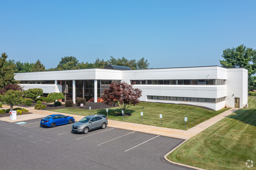 1900 AM Dr, Quakertown, PA for rent - Building Photo - Image 1 of 11