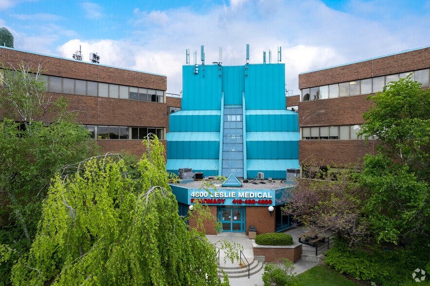 4800 Leslie St, Toronto, ON to rent - Building Photo - Image 2 of 4