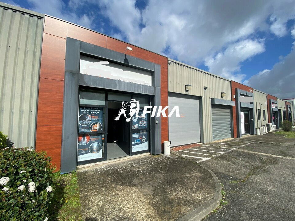 Light Industrial in Montrabé to rent Building Photo- Image 1 of 3