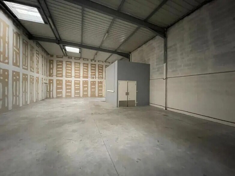Industrial in Argenteuil to rent - Building Photo - Image 2 of 7