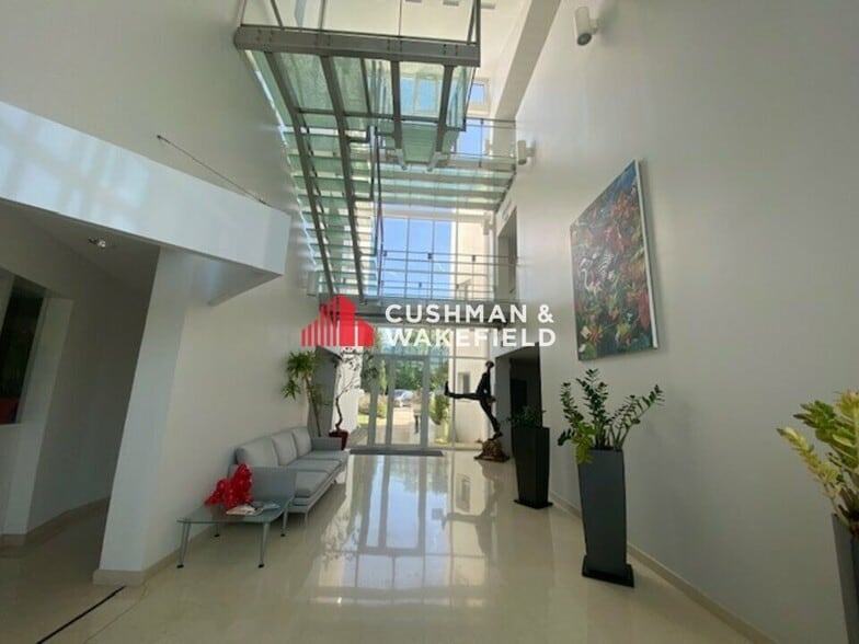 109 Rue De L'Innovation, Labège for sale - Interior Photo - Image 2 of 12