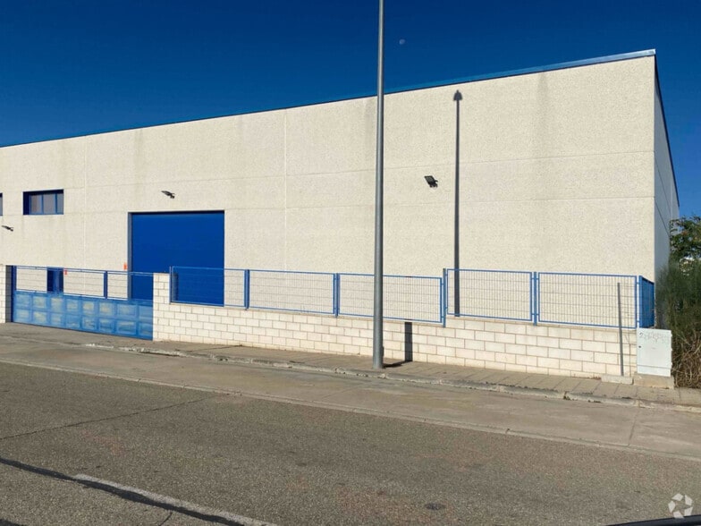 Industrial in Chiloeches, Guadalajara to rent - Building Photo - Image 3 of 10