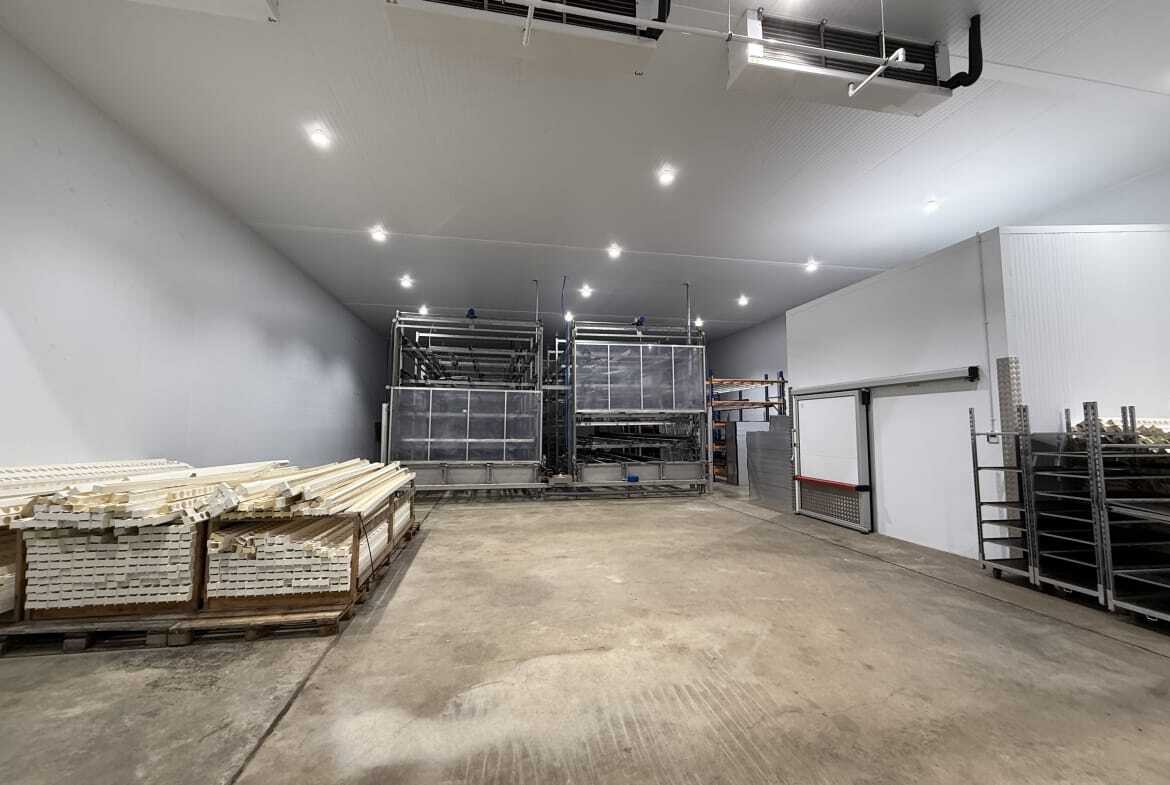 Former Grain Park, Park Farm, Selsey to rent Interior Photo- Image 1 of 6