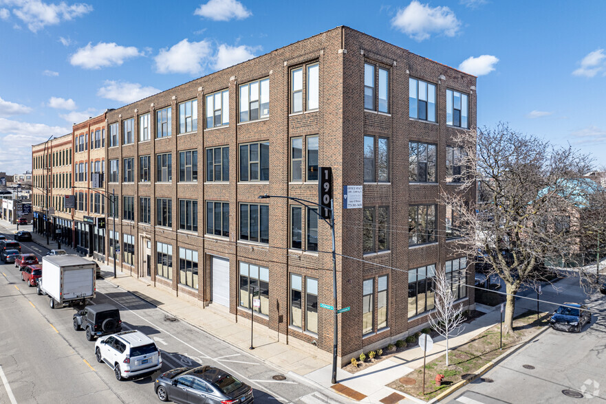 1901 N Clybourn Ave, Chicago, IL for rent - Building Photo - Image 1 of 12