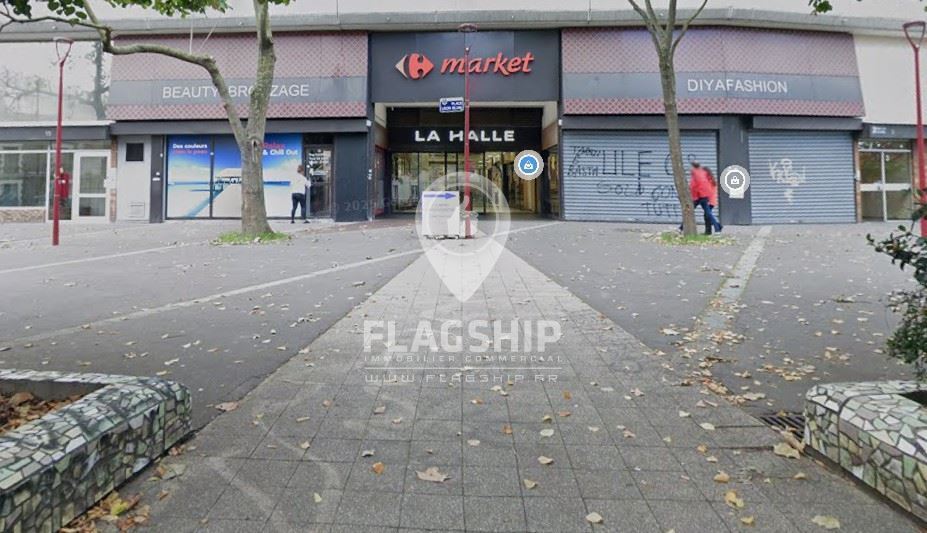 Retail in Le Pré-Saint-Gervais to rent Building Photo- Image 1 of 3
