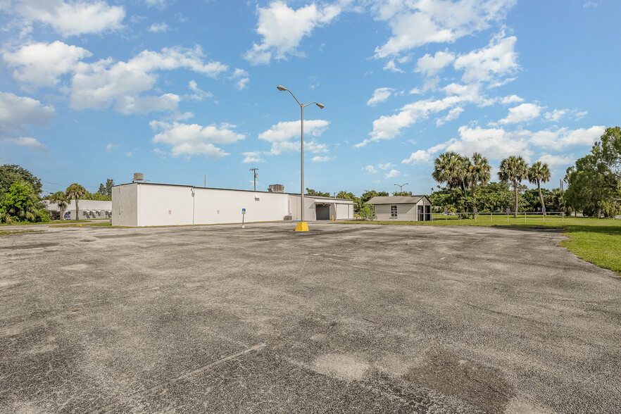 211 Nieman Ave, Melbourne, FL for rent - Building Photo - Image 3 of 37