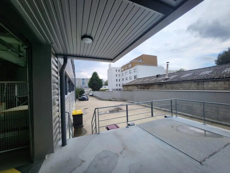 Office in Bezons to rent - Building Photo - Image 1 of 11